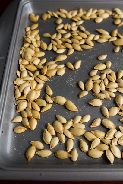 how to roast pumpkin seeds 5136   How To Roast Perfect Pumpkin Seeds – Easy, Crunchy, Addictive!