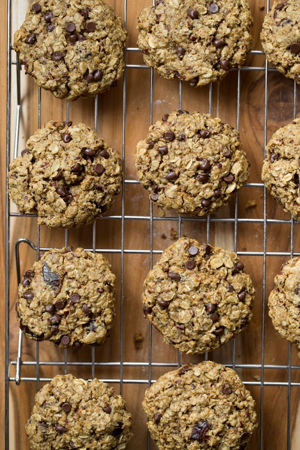 veganturtlecookie 4109 Turtle Oatmeal Cookies with Pecans, Chocolate, and Medjool Dates