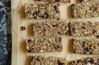 Back to School: 21 Portable Allergy-Friendly Snack Recipes! Vegan, Gluten-free, with Nut-free options granolabars-7933