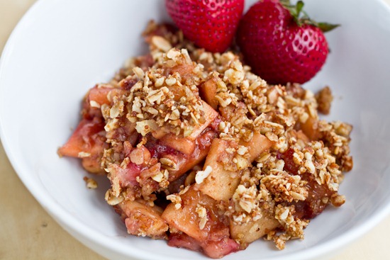 IMG 4600   Vegan & Flourless Strawberry Apple Breakfast Crisp